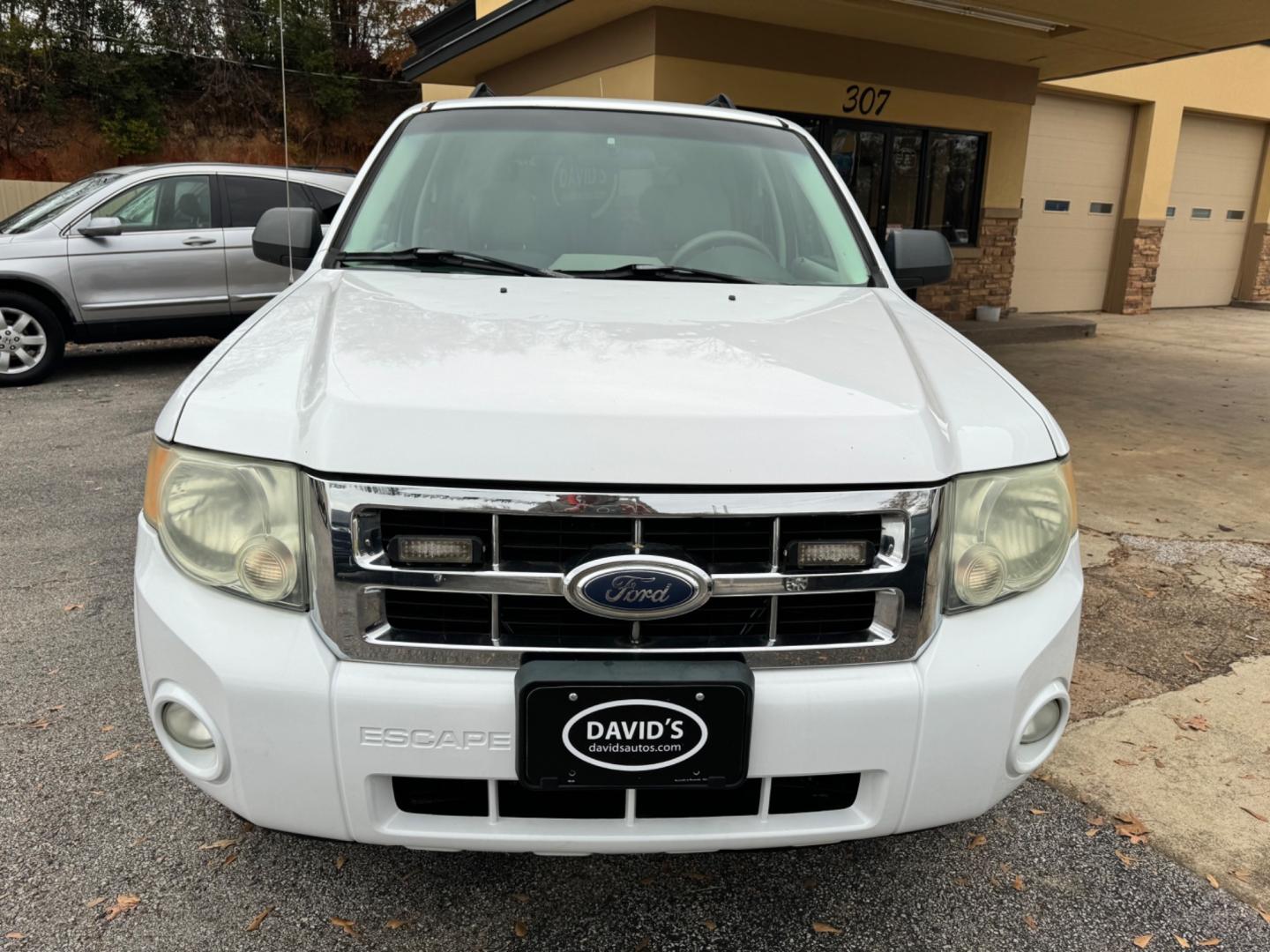 2008 White Ford Escape (1FMCU031X8K) , located at 307 West Marshall Avenue, Longview, TX, 75601, (903) 753-3091, 32.500828, -94.742577 - Photo#0